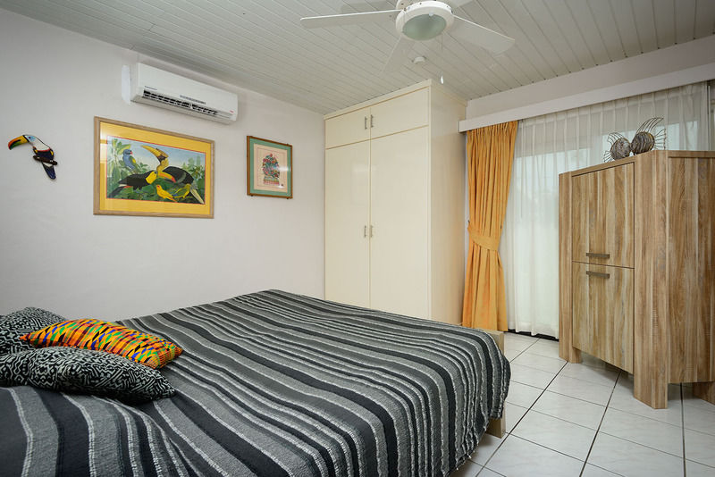 Belmar Oceanfront Apartments Bonaire Kültér fotó