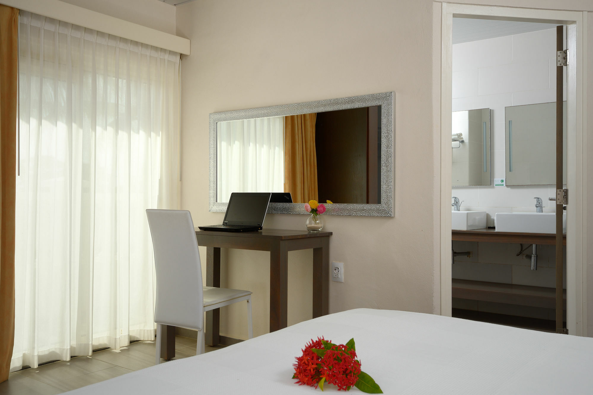 Belmar Oceanfront Apartments Bonaire Kültér fotó